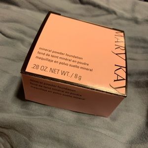Mary Kay mineral Foundation BNIB bronze 1